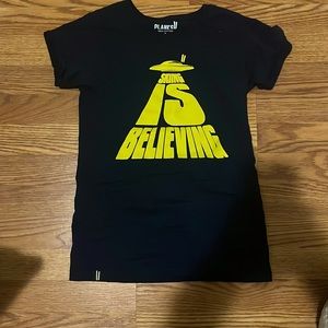 Skiing is Believing! Size S in boys but can fit on teens.